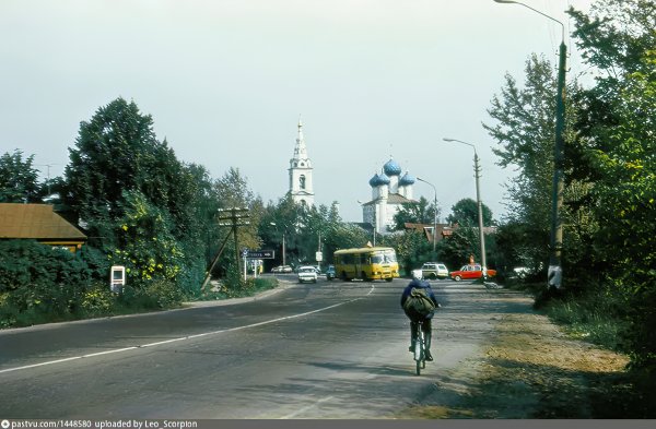 Старая Ярославка. Никольская церковь. (1989г.)