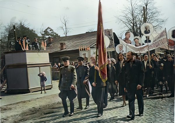 Первомайская демонстрация (1945 г.)