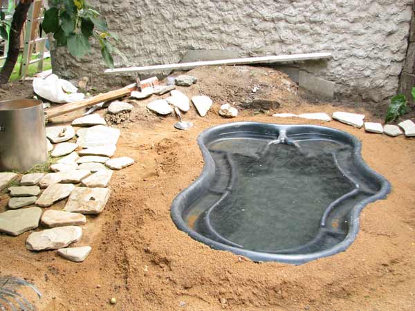 Копка пруда на участке. Копаем пруд на даче. Водоём своими руками на участке. Пруд закопали. Пруд закопали.